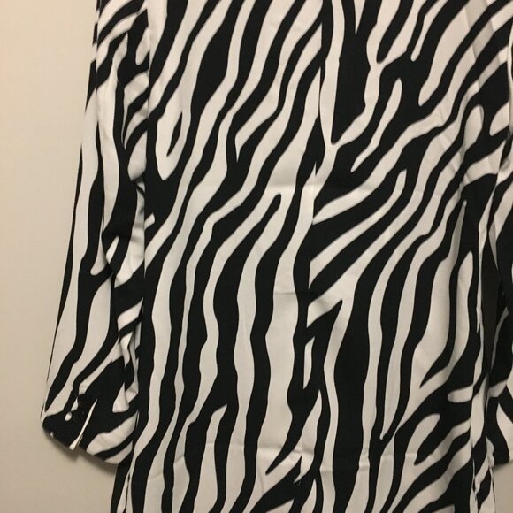 NWT Divided Long Snap Closure Shoulder Pad Zebra Print Blazer Jacket - Picture 6 of 16